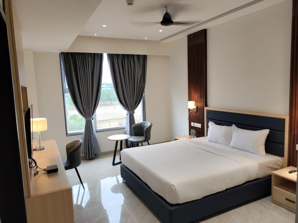 Marigold Suites Wagholi 3*